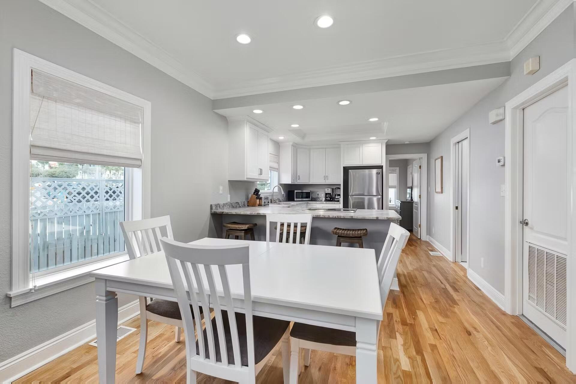 SUNRISE BEACH - Residential