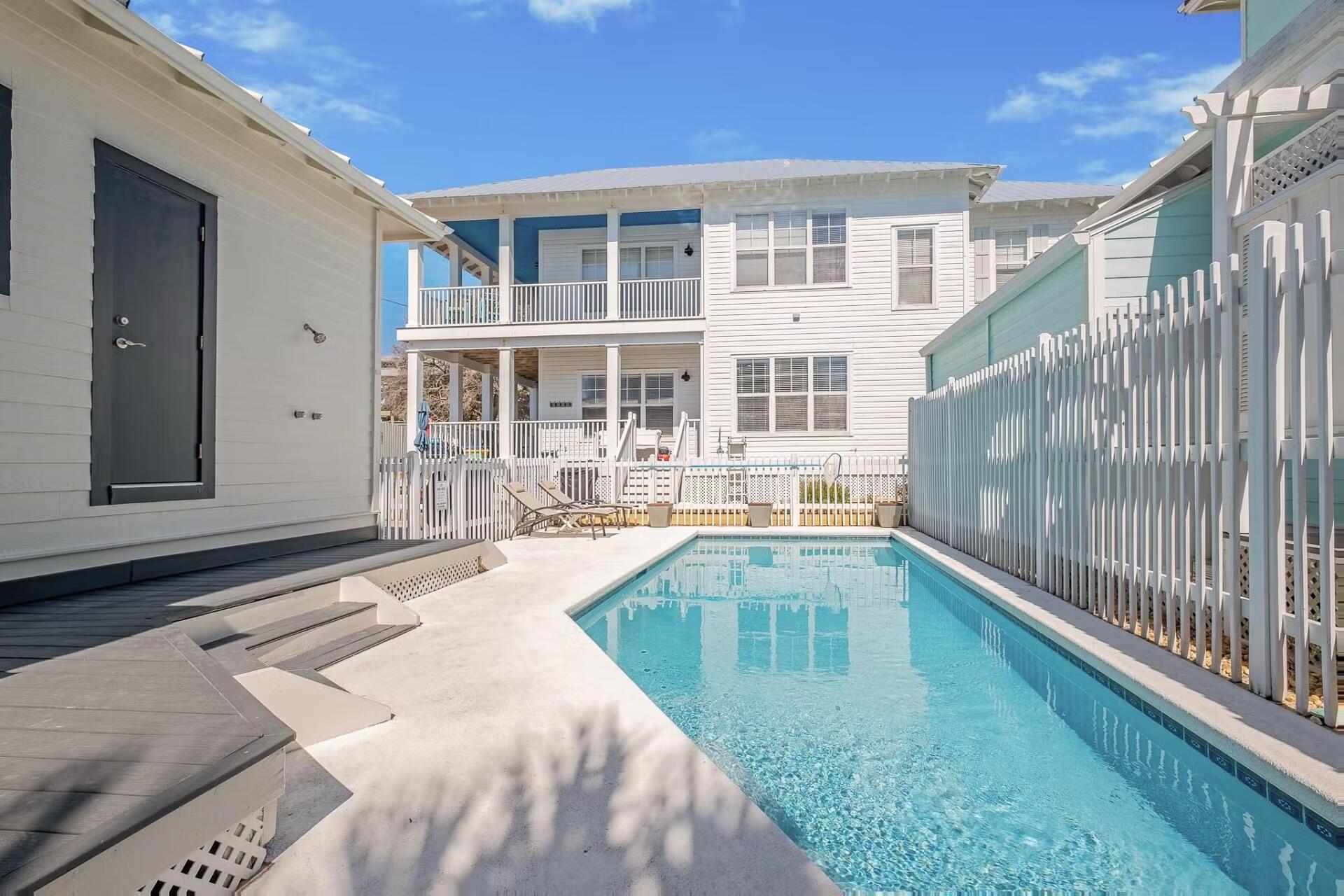 SUNRISE BEACH - Residential