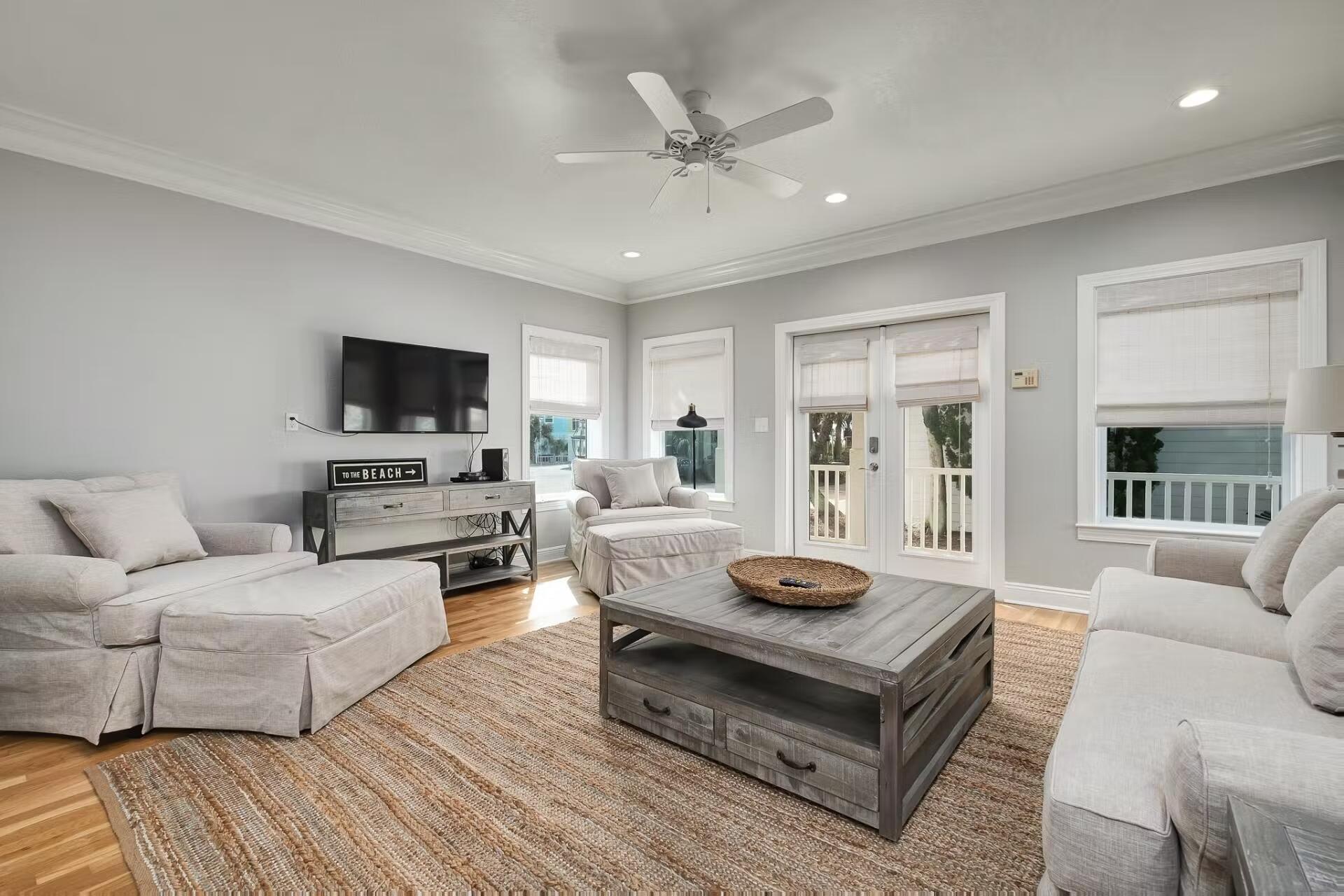 SUNRISE BEACH - Residential