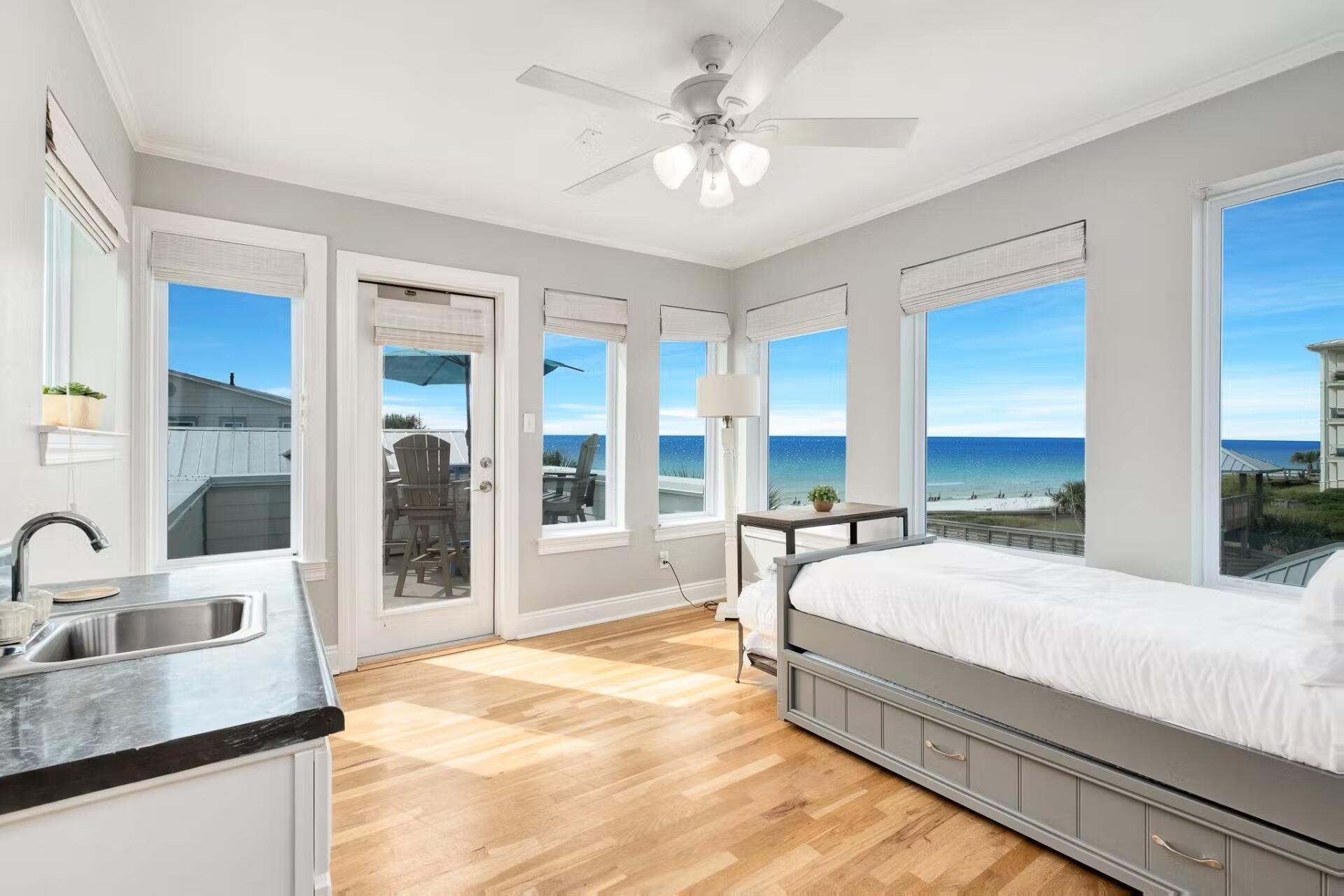SUNRISE BEACH - Residential