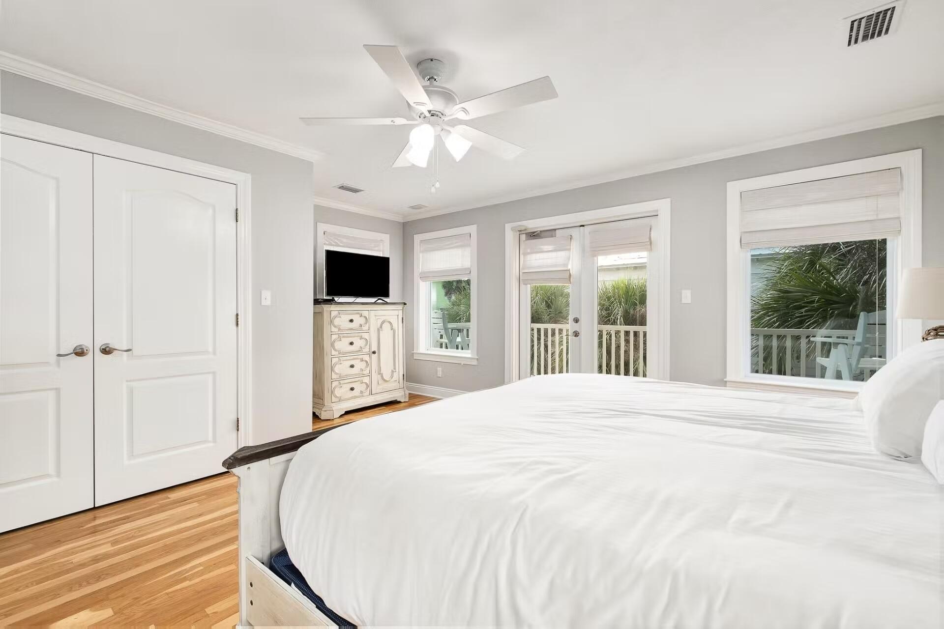 SUNRISE BEACH - Residential