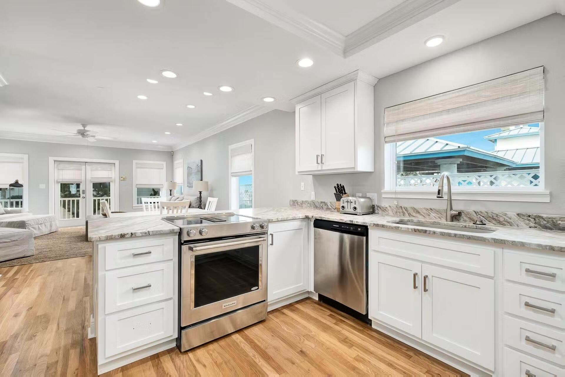 SUNRISE BEACH - Residential