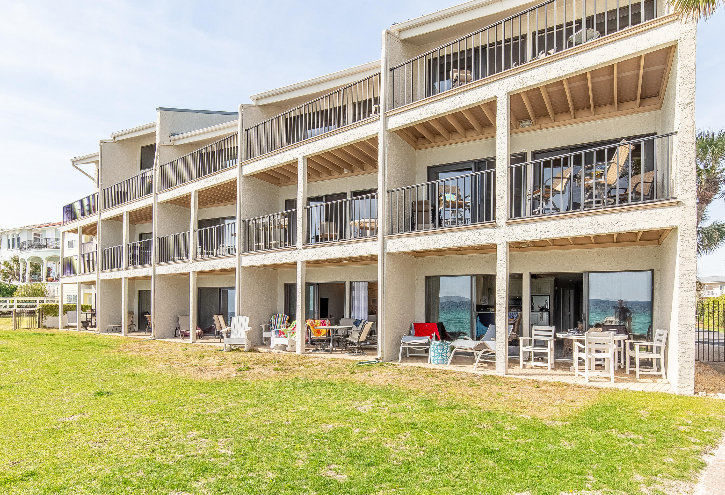BLUE MOUNTAIN VILLAS - Residential