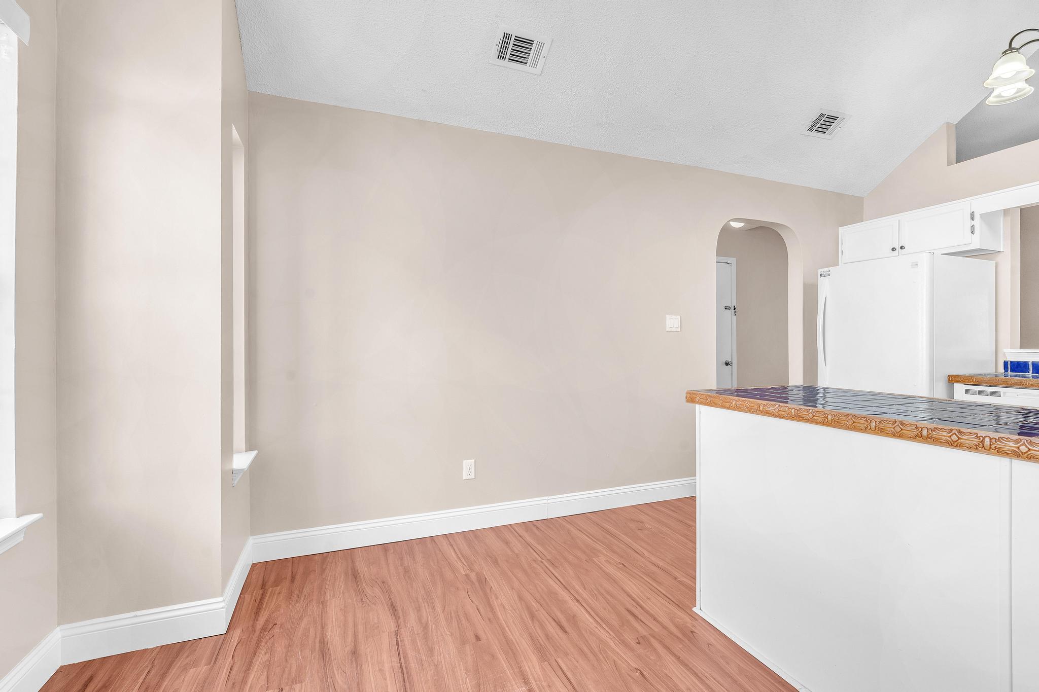 OAKLAND MANOR 2 - Residential Lease