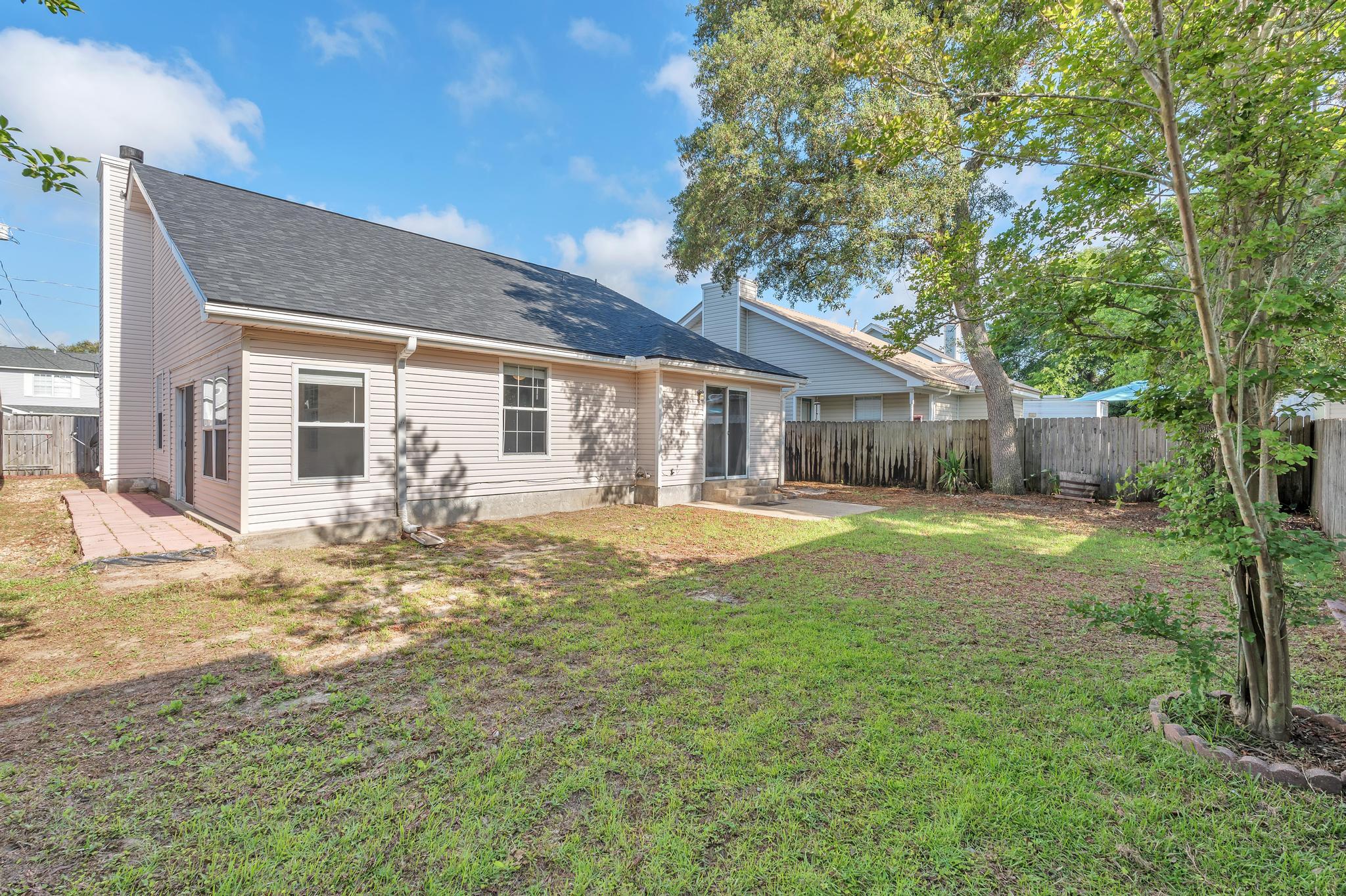 OAKLAND MANOR 2 - Residential Lease