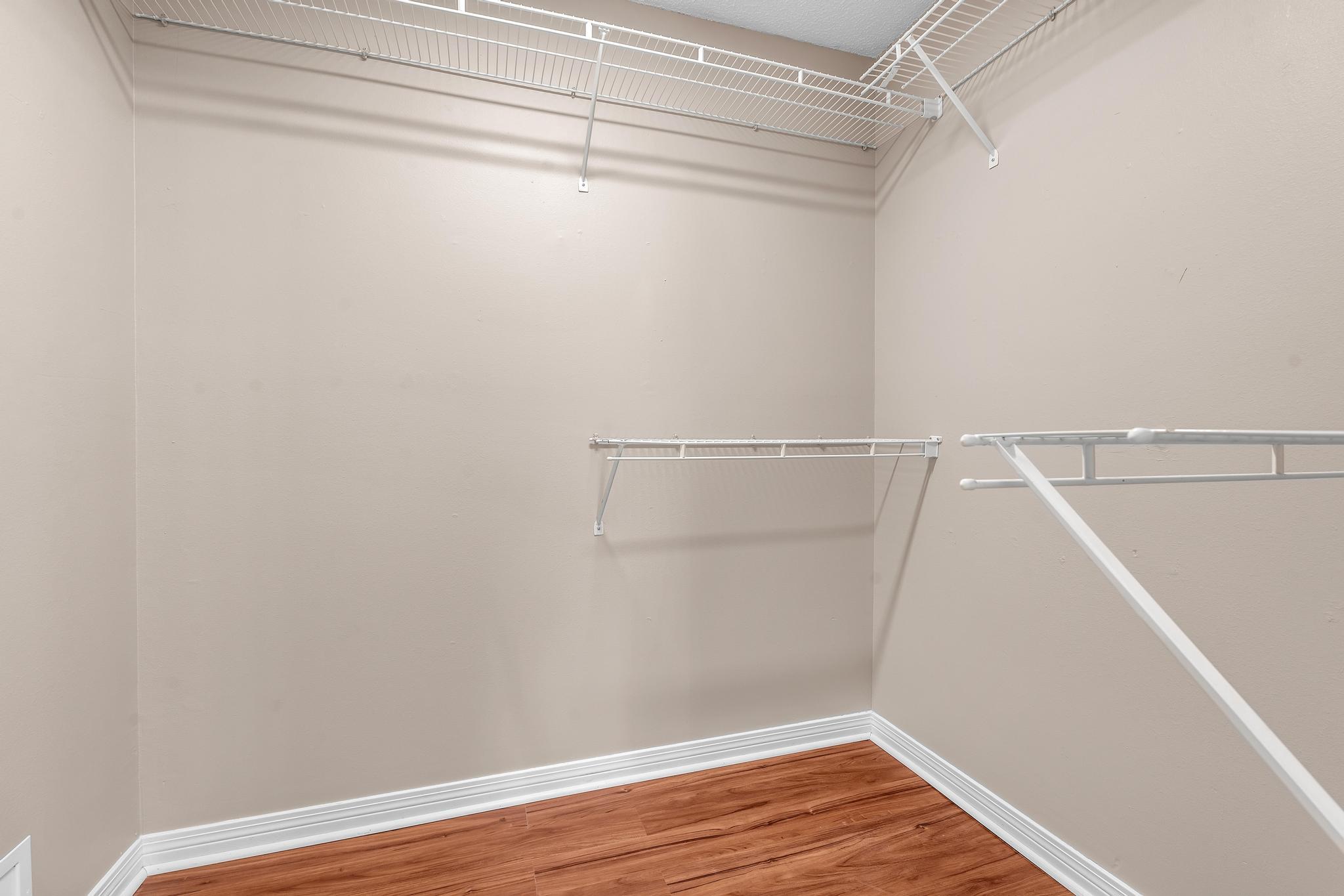 OAKLAND MANOR 2 - Residential Lease