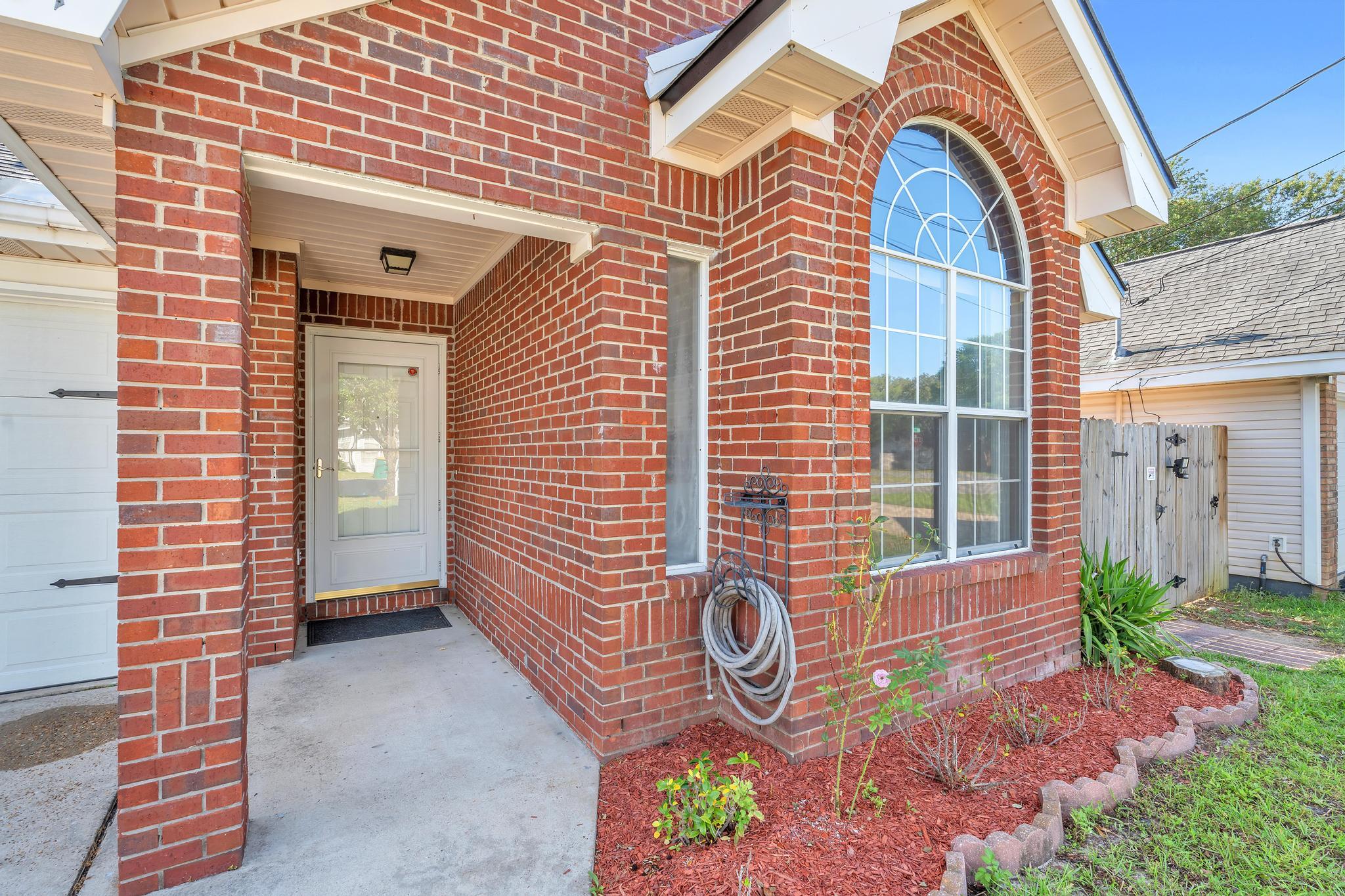 OAKLAND MANOR 2 - Residential Lease