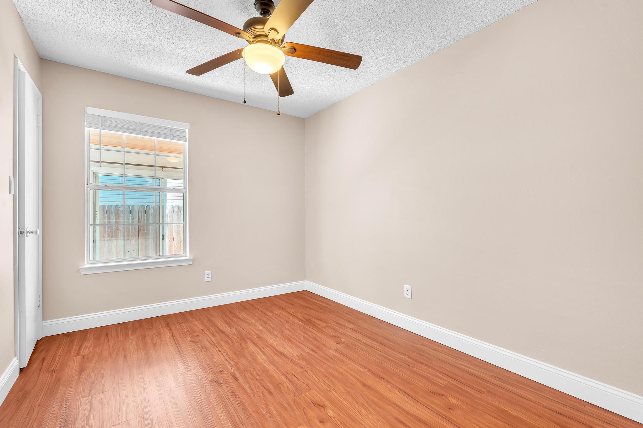 OAKLAND MANOR 2 - Residential Lease