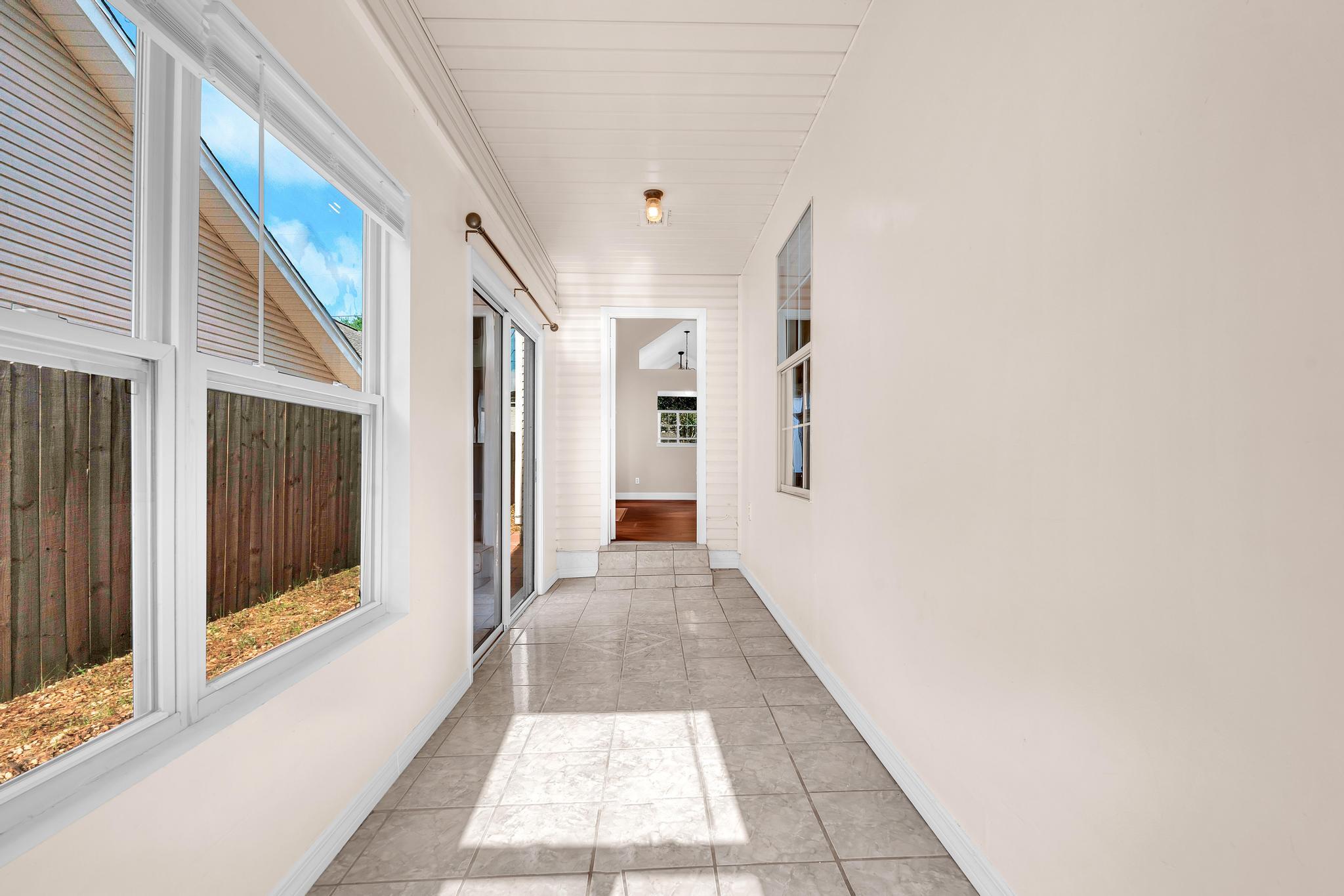 OAKLAND MANOR 2 - Residential Lease