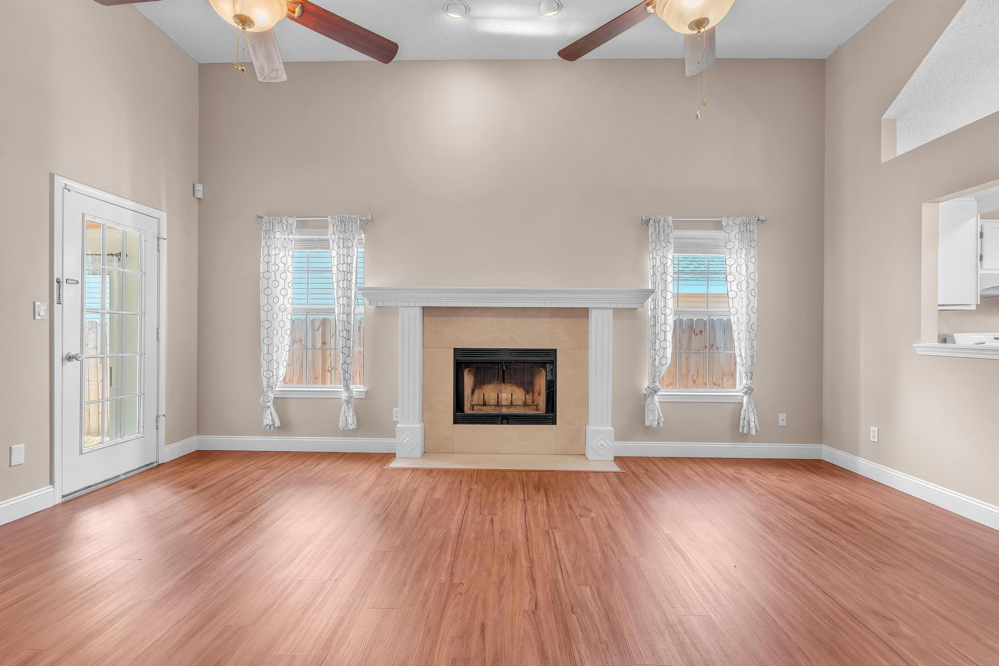 OAKLAND MANOR 2 - Residential Lease