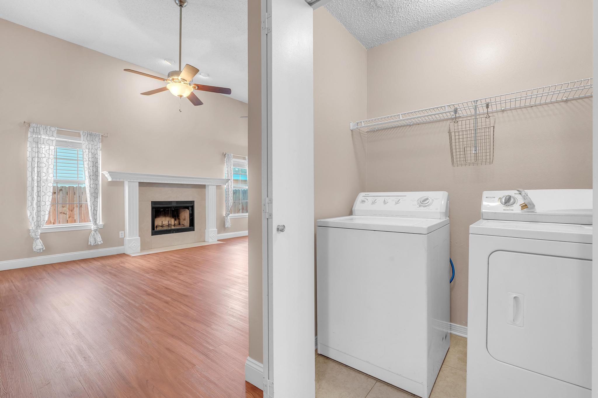 OAKLAND MANOR 2 - Residential Lease