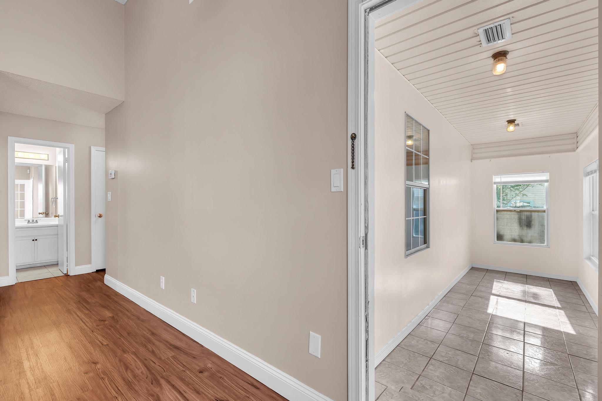 OAKLAND MANOR 2 - Residential Lease