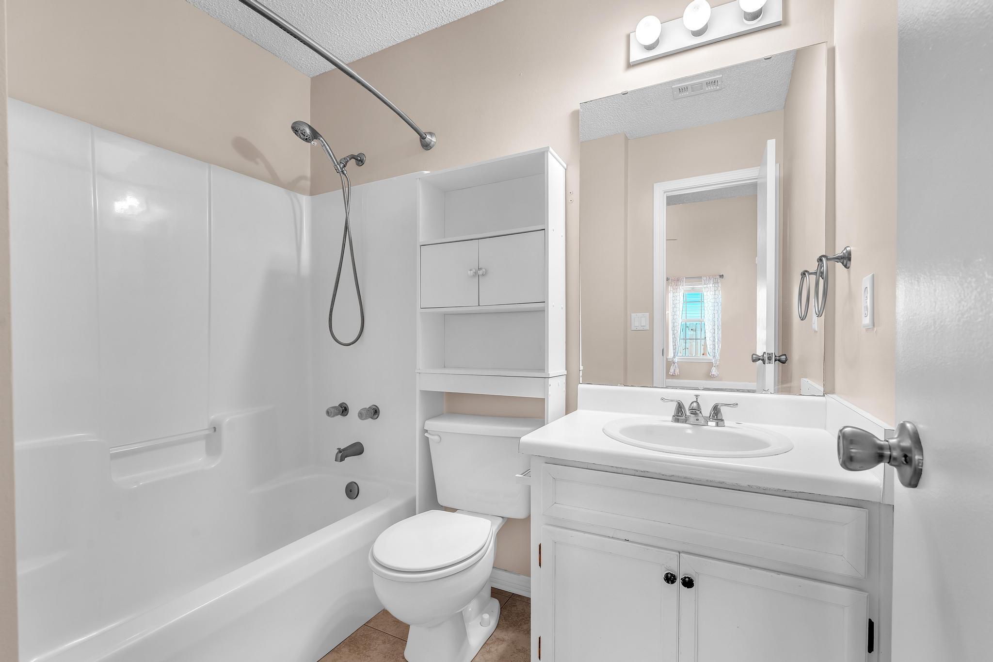 OAKLAND MANOR 2 - Residential Lease