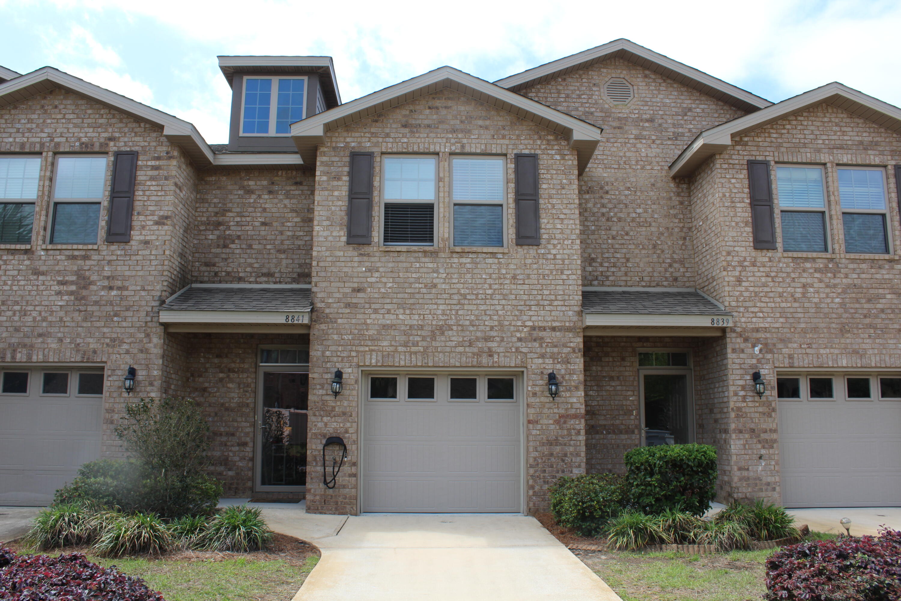 RESERVE POINTE - Residential Lease