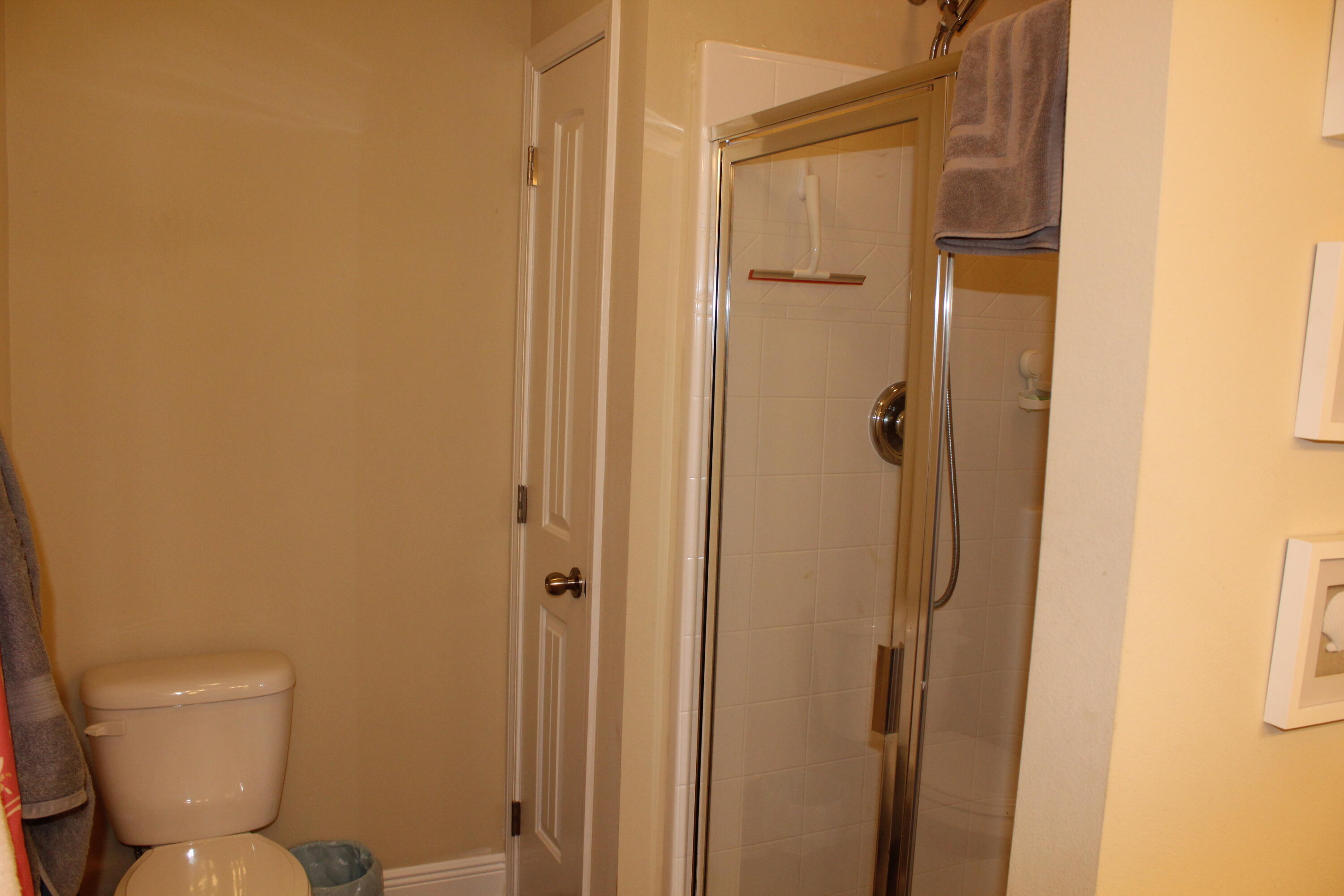 RESERVE POINTE - Residential Lease