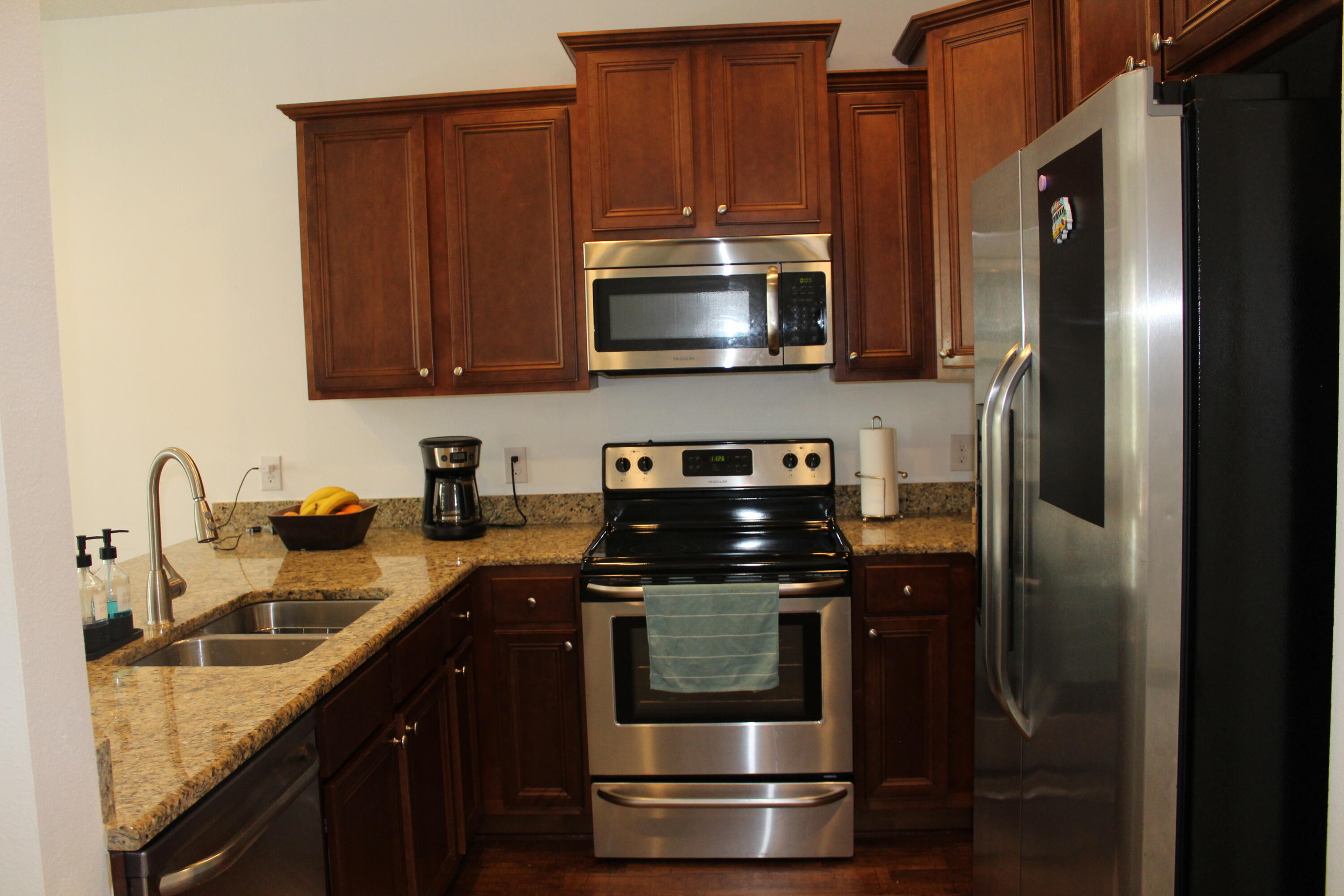 RESERVE POINTE - Residential Lease