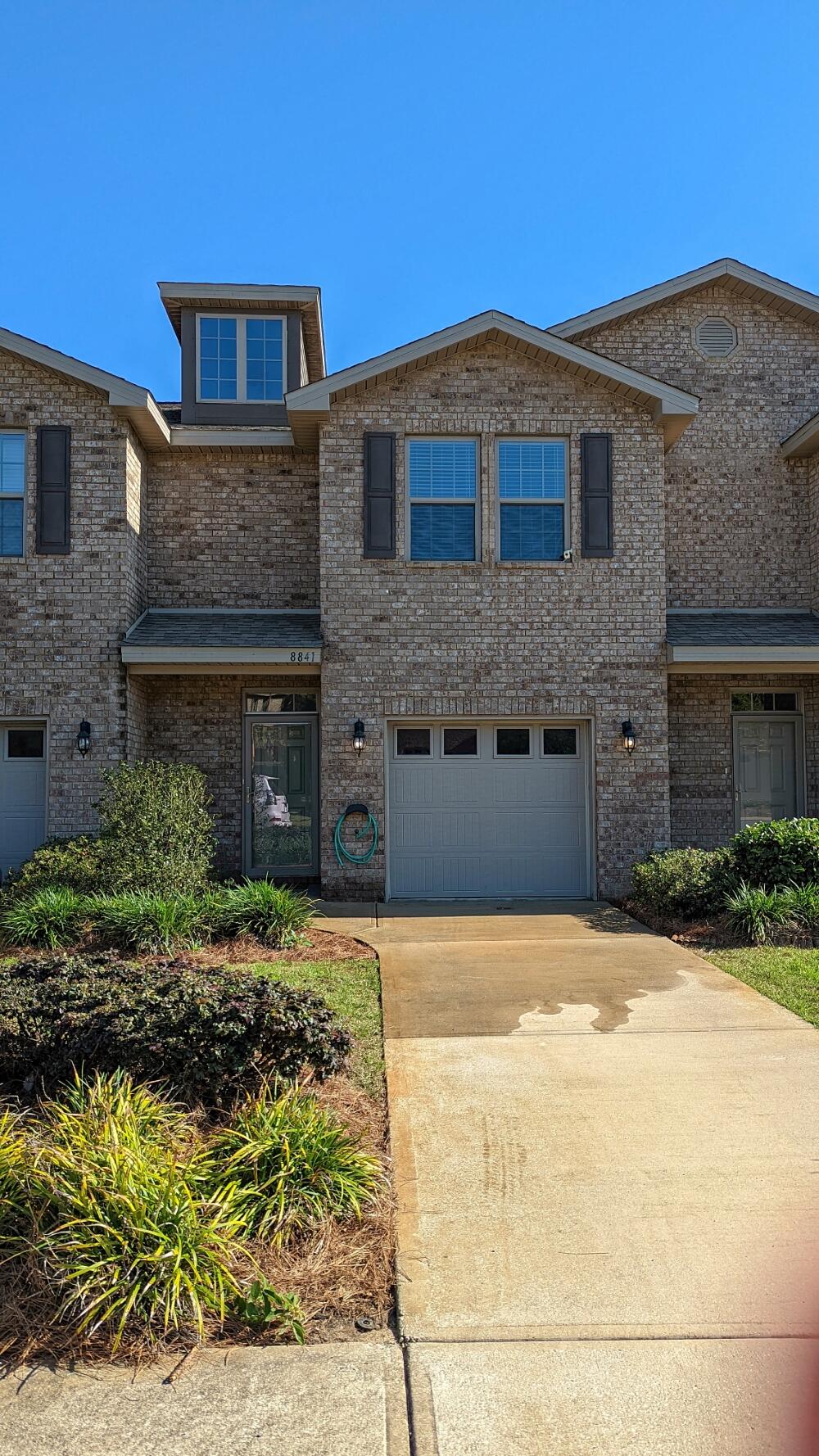 RESERVE POINTE - Residential Lease