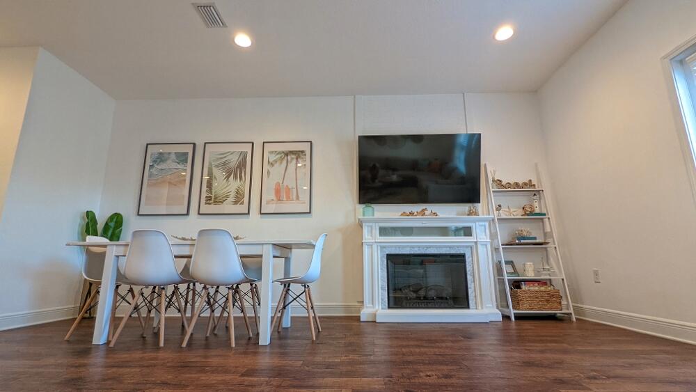 RESERVE POINTE - Residential Lease