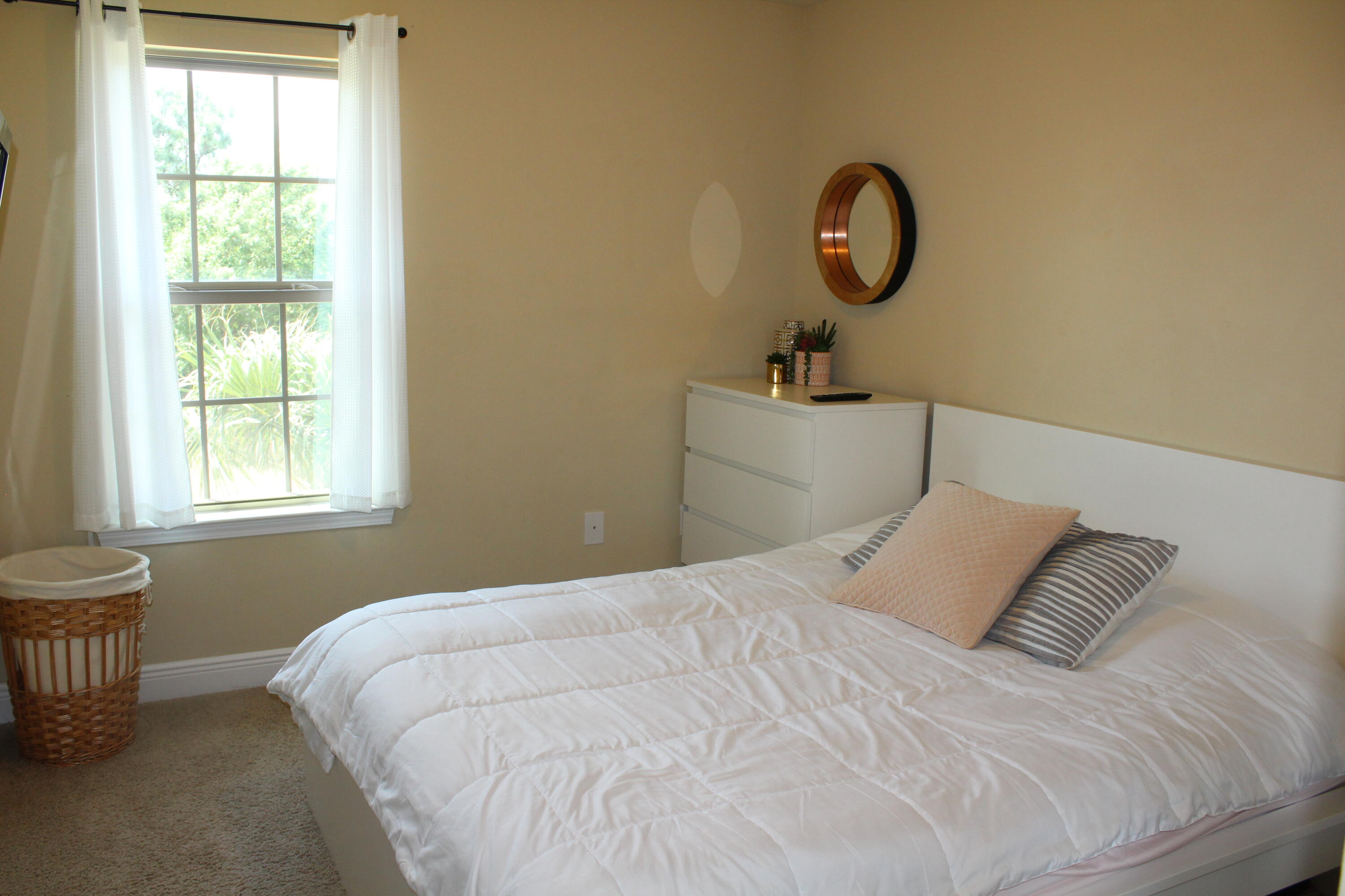 RESERVE POINTE - Residential Lease