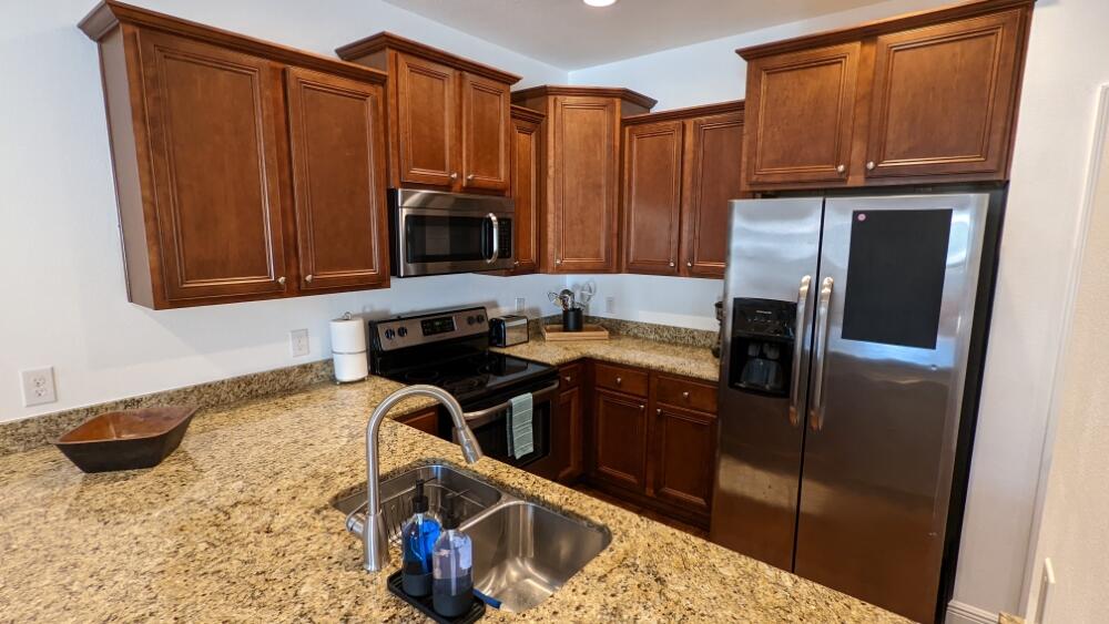 RESERVE POINTE - Residential Lease