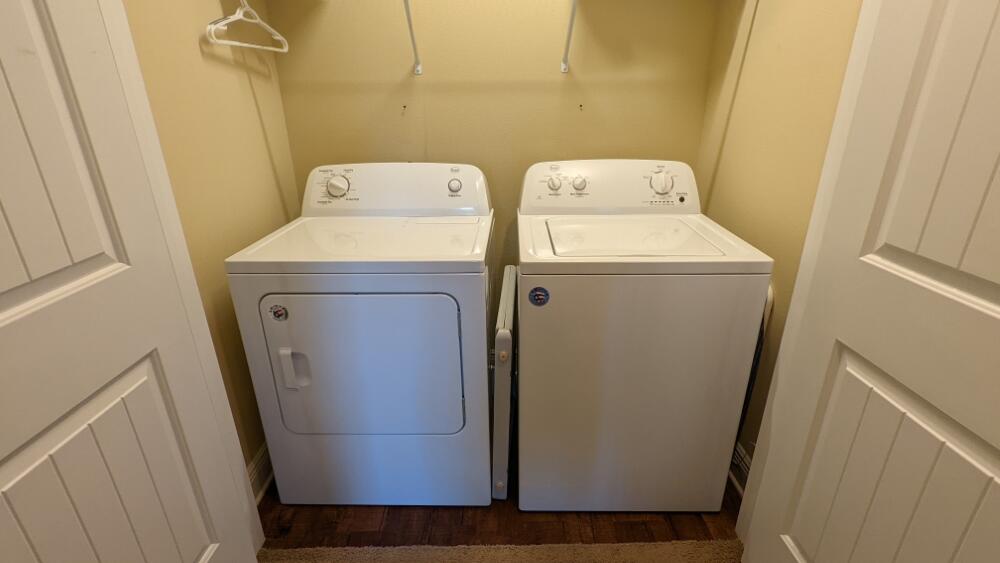 RESERVE POINTE - Residential Lease