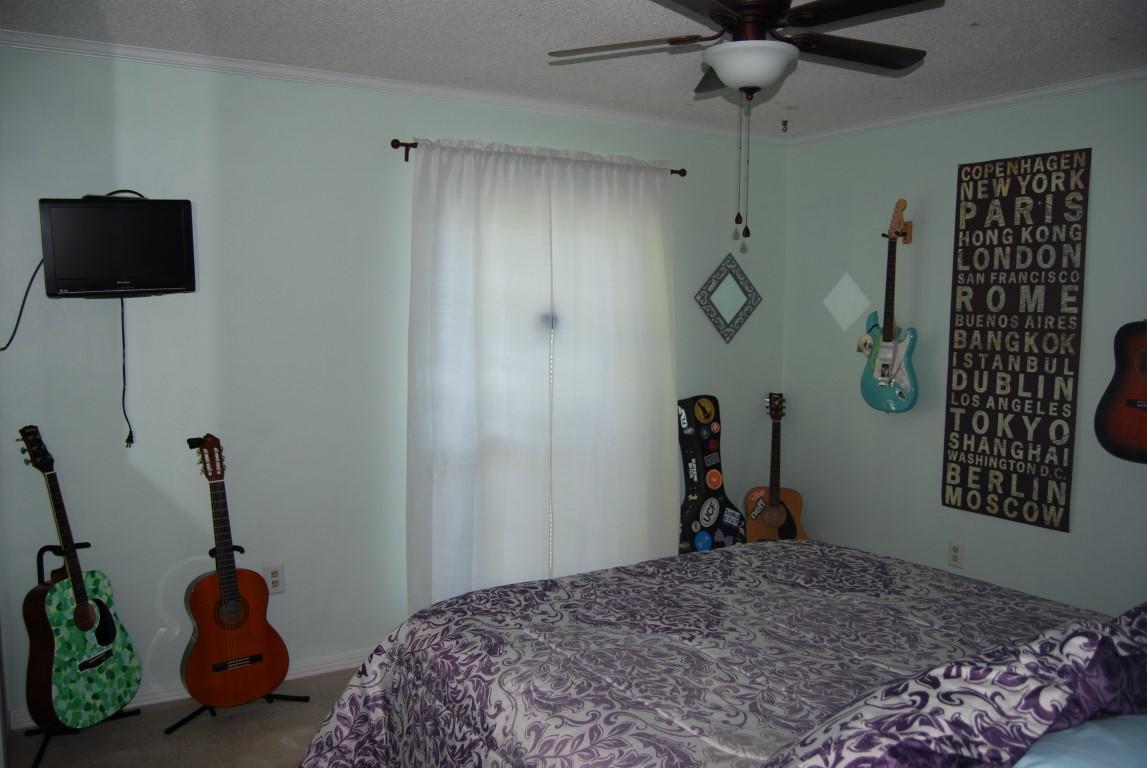 ROCKY BAYOU COUNTRY CLUB ESTATES 3 - Residential Lease