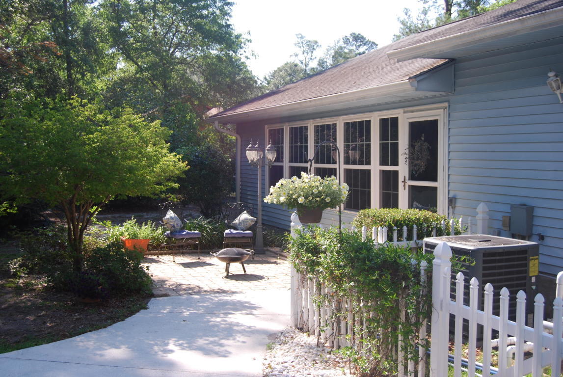 ROCKY BAYOU COUNTRY CLUB ESTATES 3 - Residential Lease