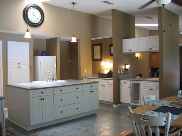 ROCKY BAYOU COUNTRY CLUB ESTATES 3 - Residential Lease