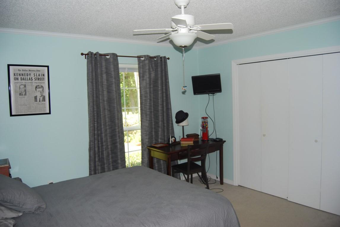 ROCKY BAYOU COUNTRY CLUB ESTATES 3 - Residential Lease