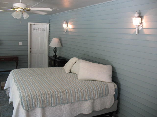 ROCKY BAYOU COUNTRY CLUB ESTATES 3 - Residential Lease