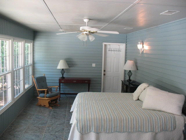 ROCKY BAYOU COUNTRY CLUB ESTATES 3 - Residential Lease