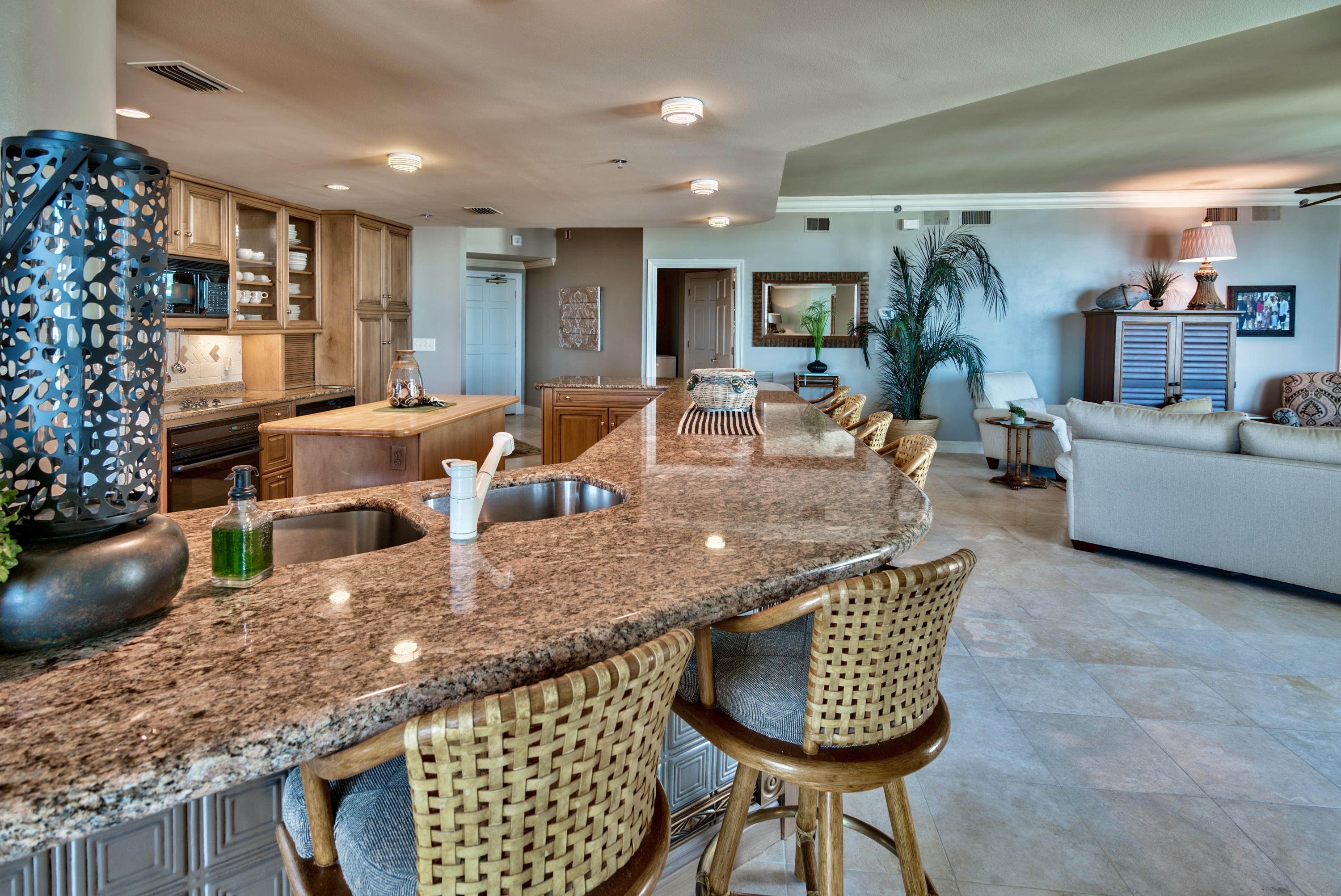 EAST PASS TOWERS CONDO PH 2 - Residential