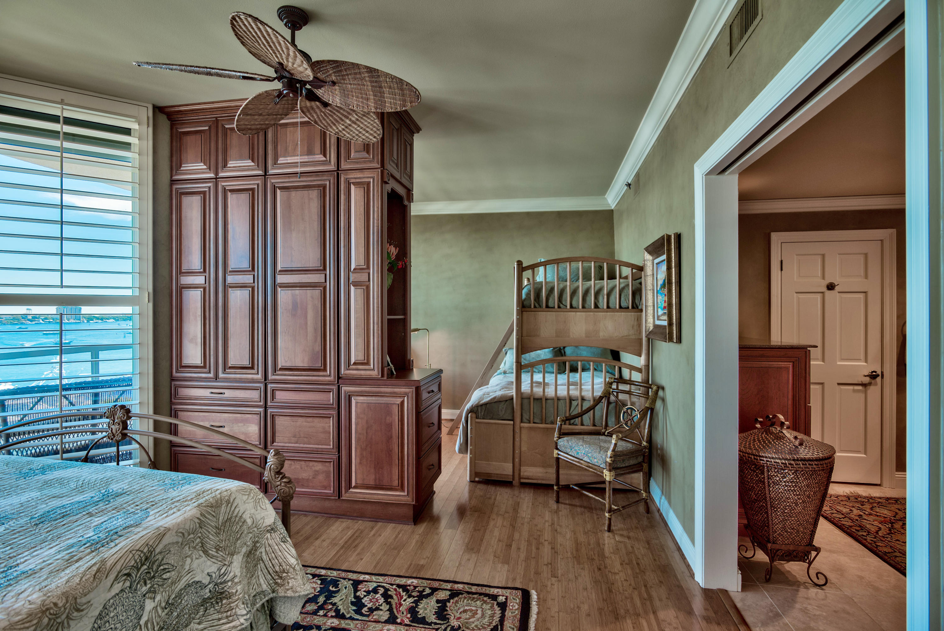 EAST PASS TOWERS CONDO PH 2 - Residential