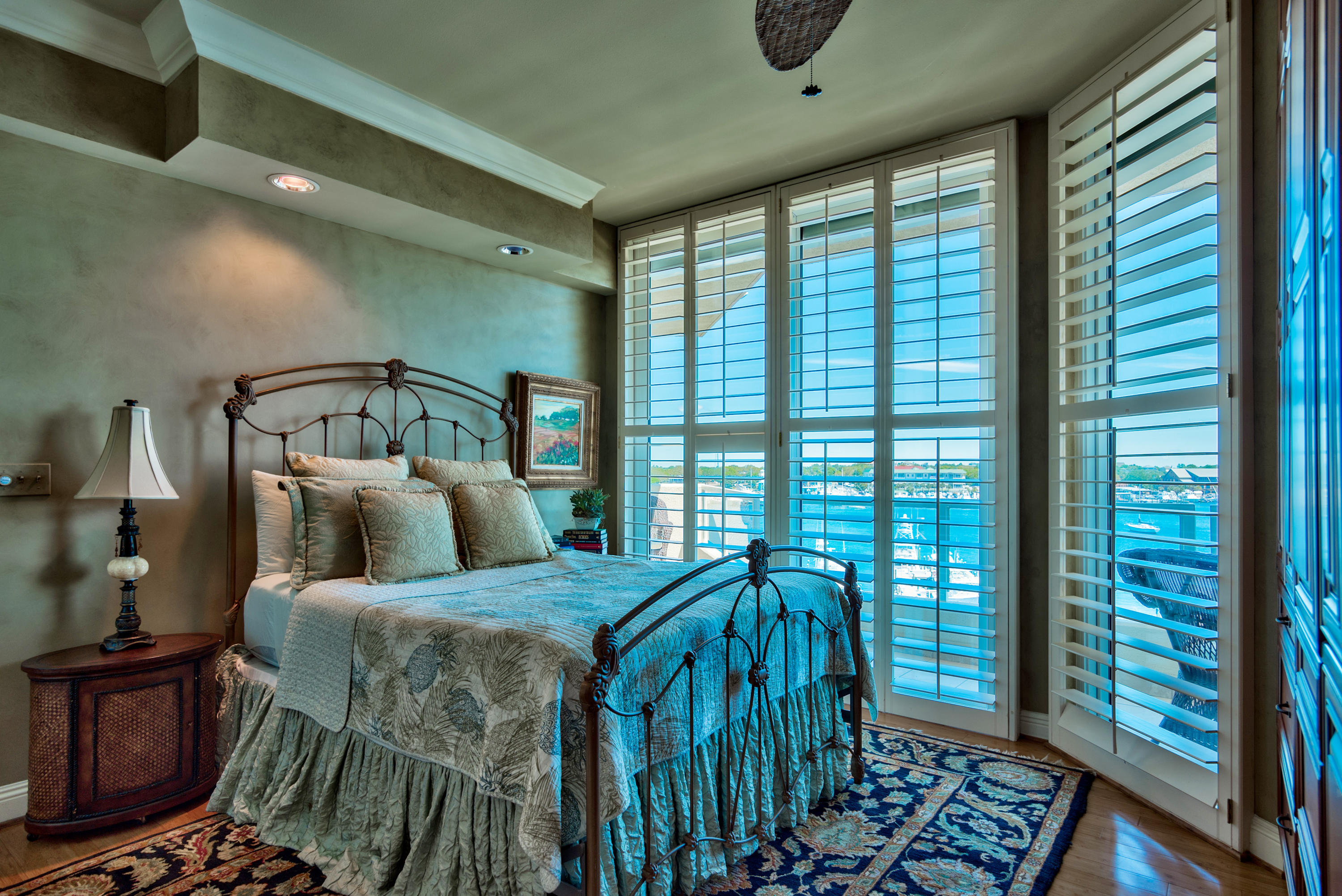 EAST PASS TOWERS CONDO PH 2 - Residential