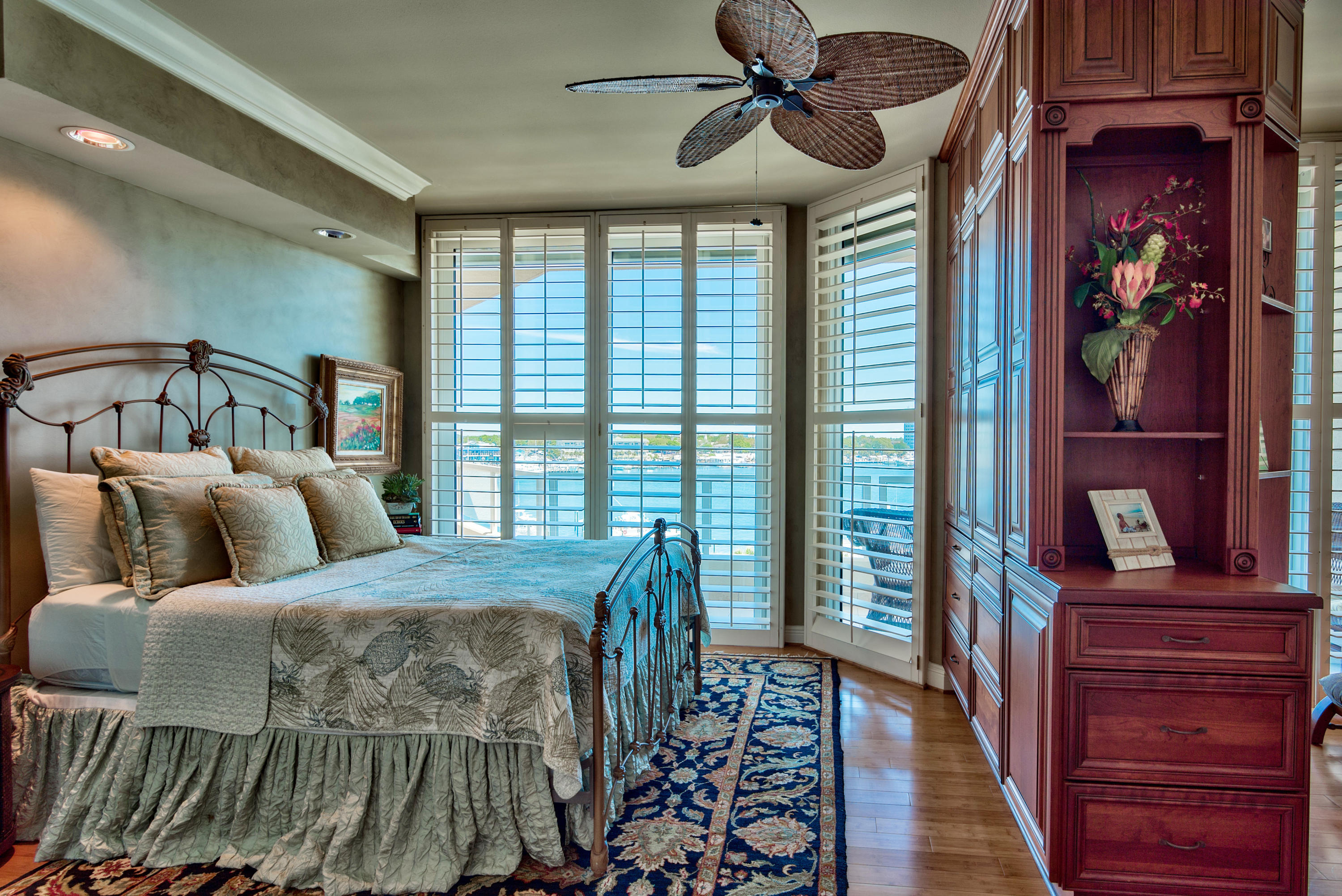 EAST PASS TOWERS CONDO PH 2 - Residential