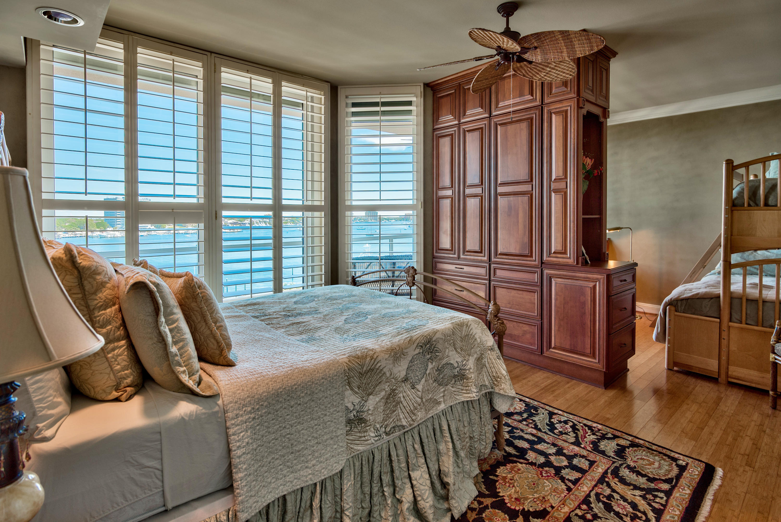 EAST PASS TOWERS CONDO PH 2 - Residential