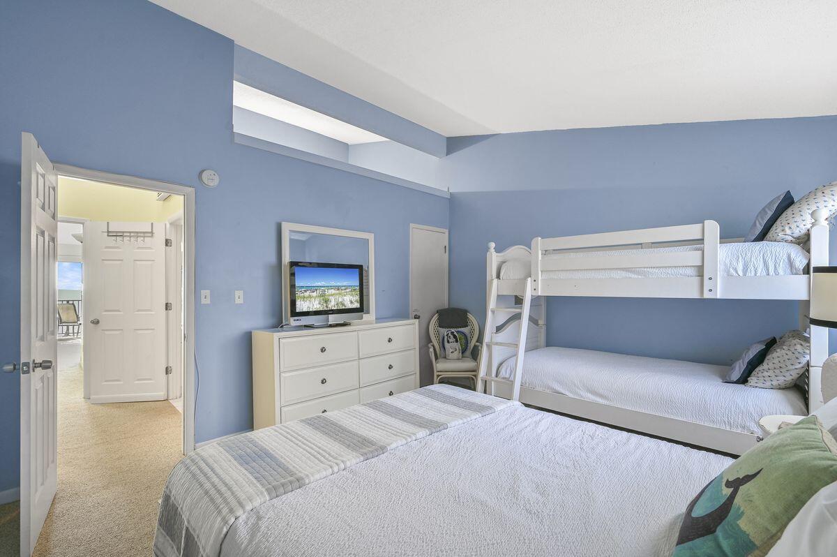 BLUE MOUNTAIN VILLAS - Residential