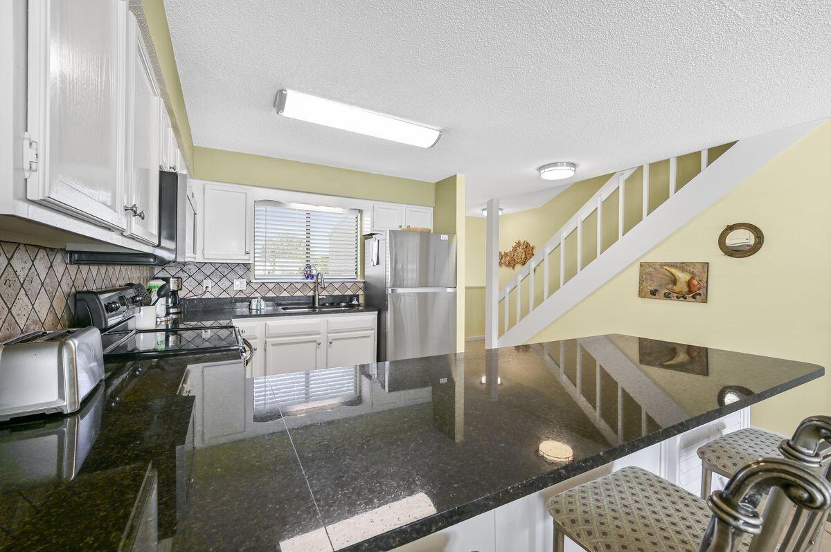 BLUE MOUNTAIN VILLAS - Residential