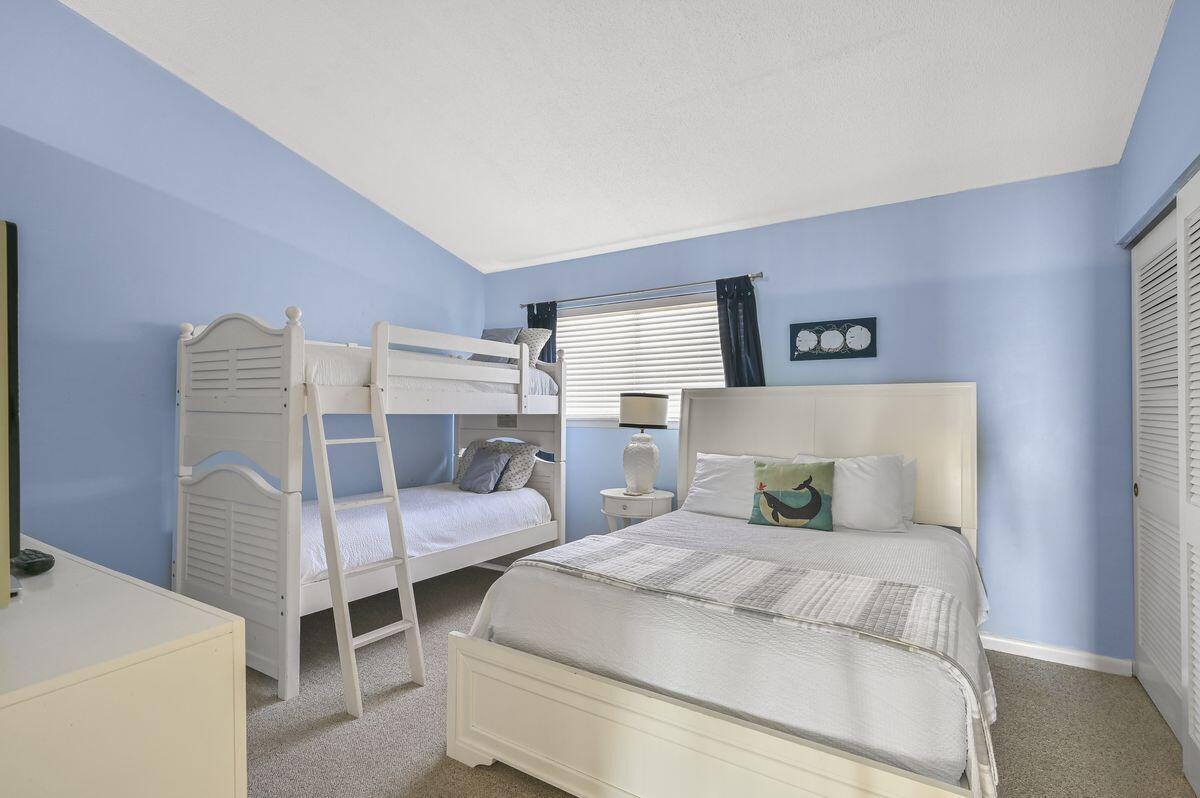 BLUE MOUNTAIN VILLAS - Residential