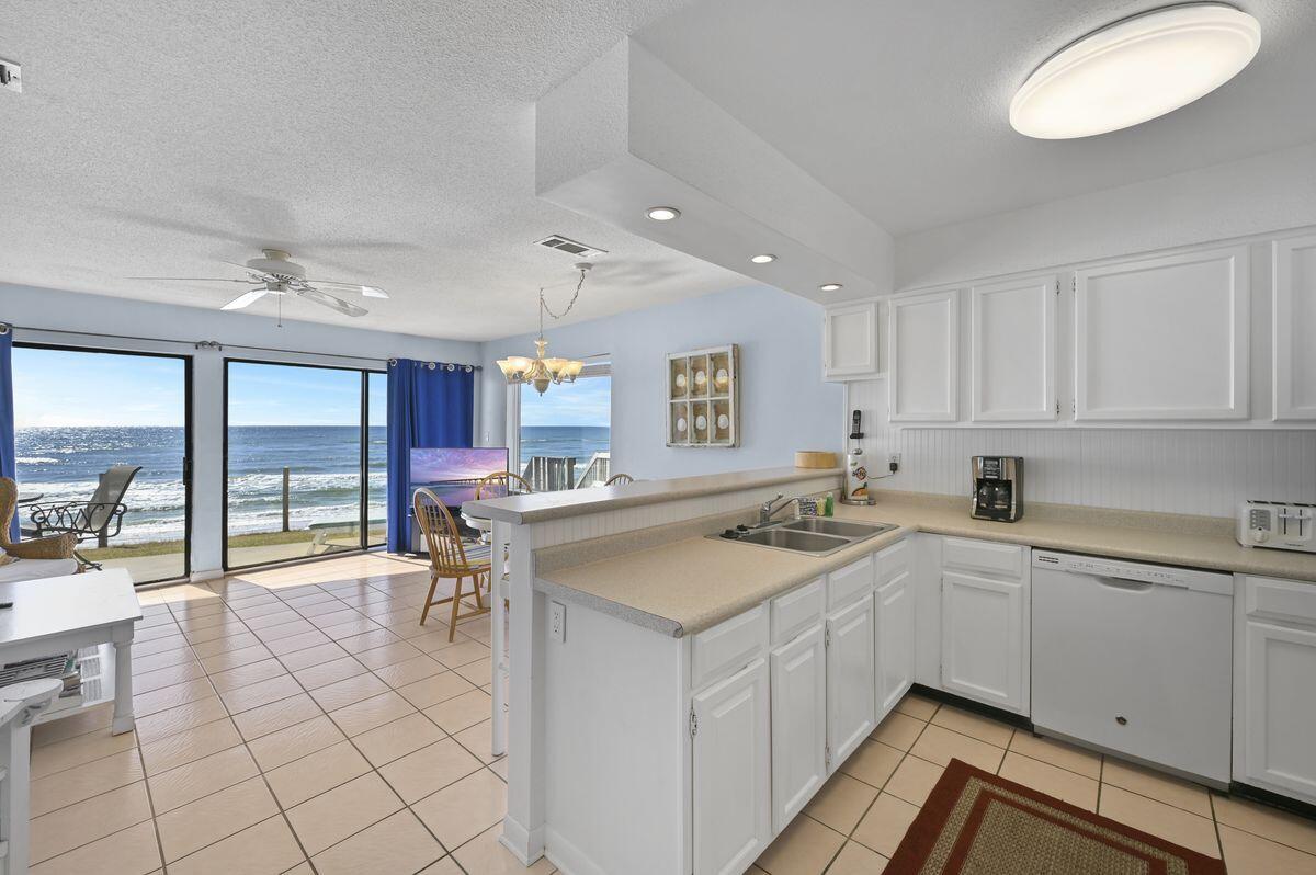 BLUE MOUNTAIN VILLAS - Residential