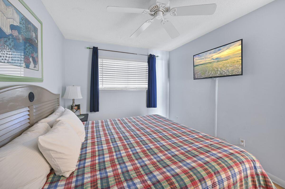 BLUE MOUNTAIN VILLAS - Residential
