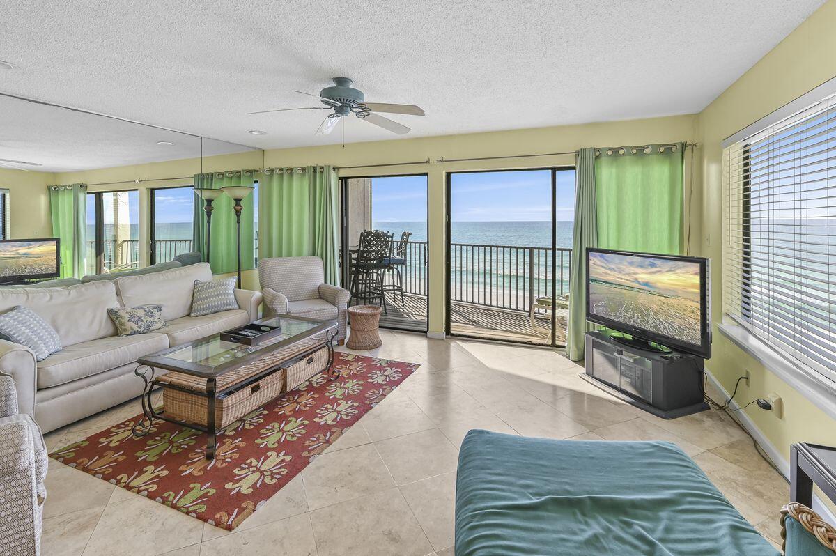 BLUE MOUNTAIN VILLAS - Residential