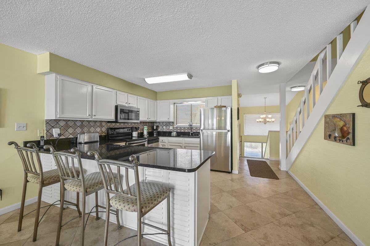 BLUE MOUNTAIN VILLAS - Residential