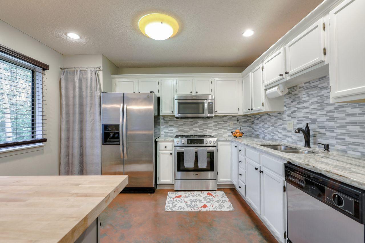 CEDAR RIDGE PH 10 - Residential