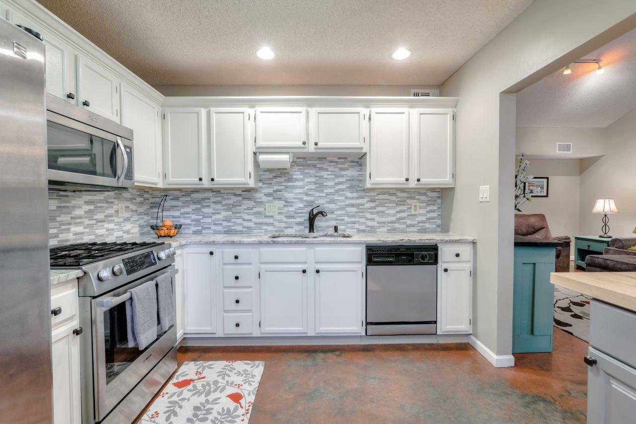 CEDAR RIDGE PH 10 - Residential