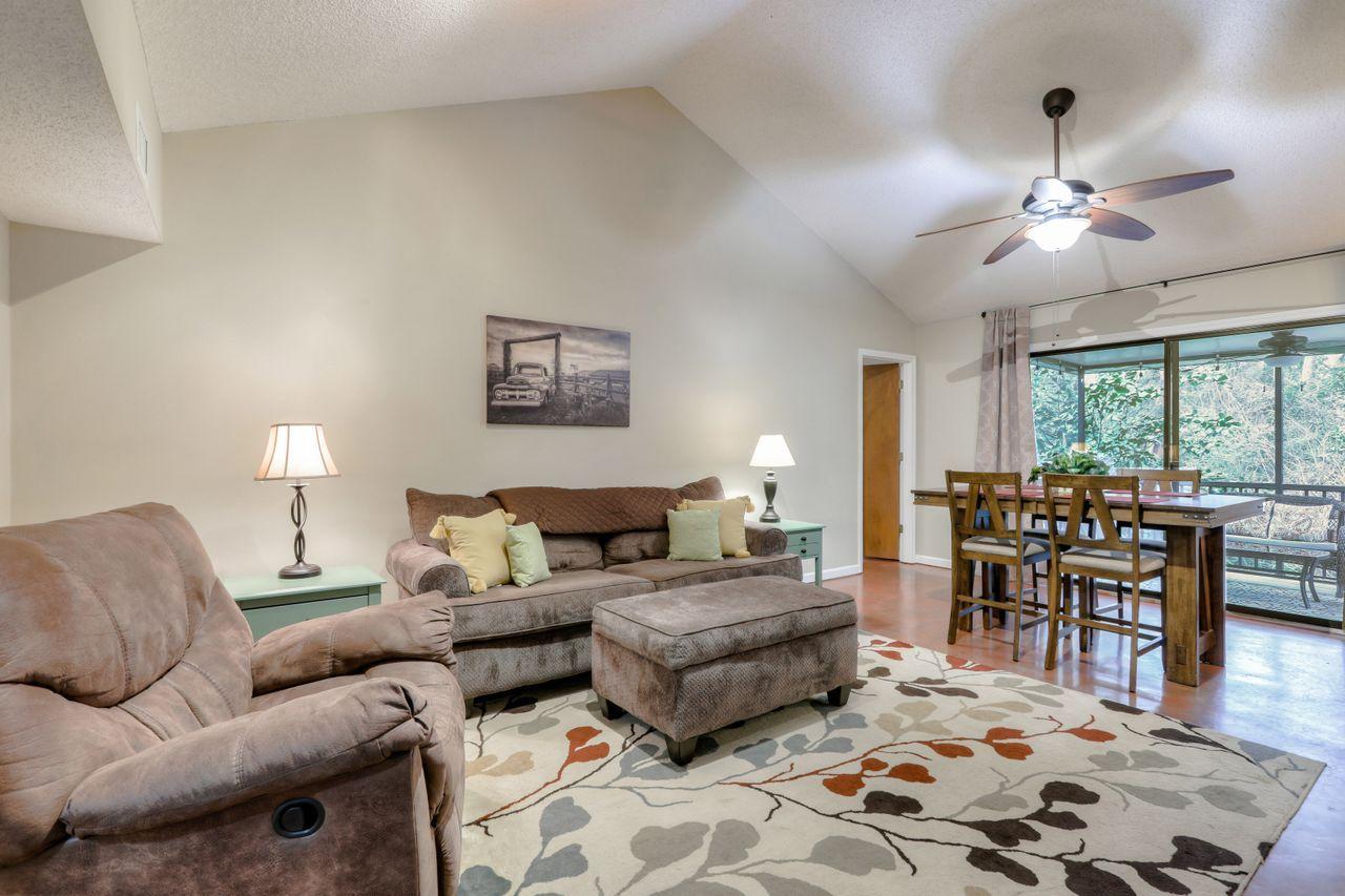 CEDAR RIDGE PH 10 - Residential