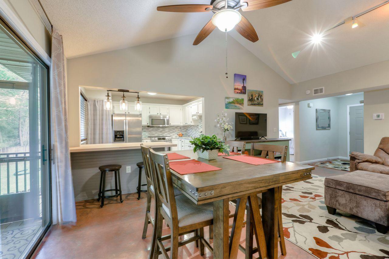 CEDAR RIDGE PH 10 - Residential