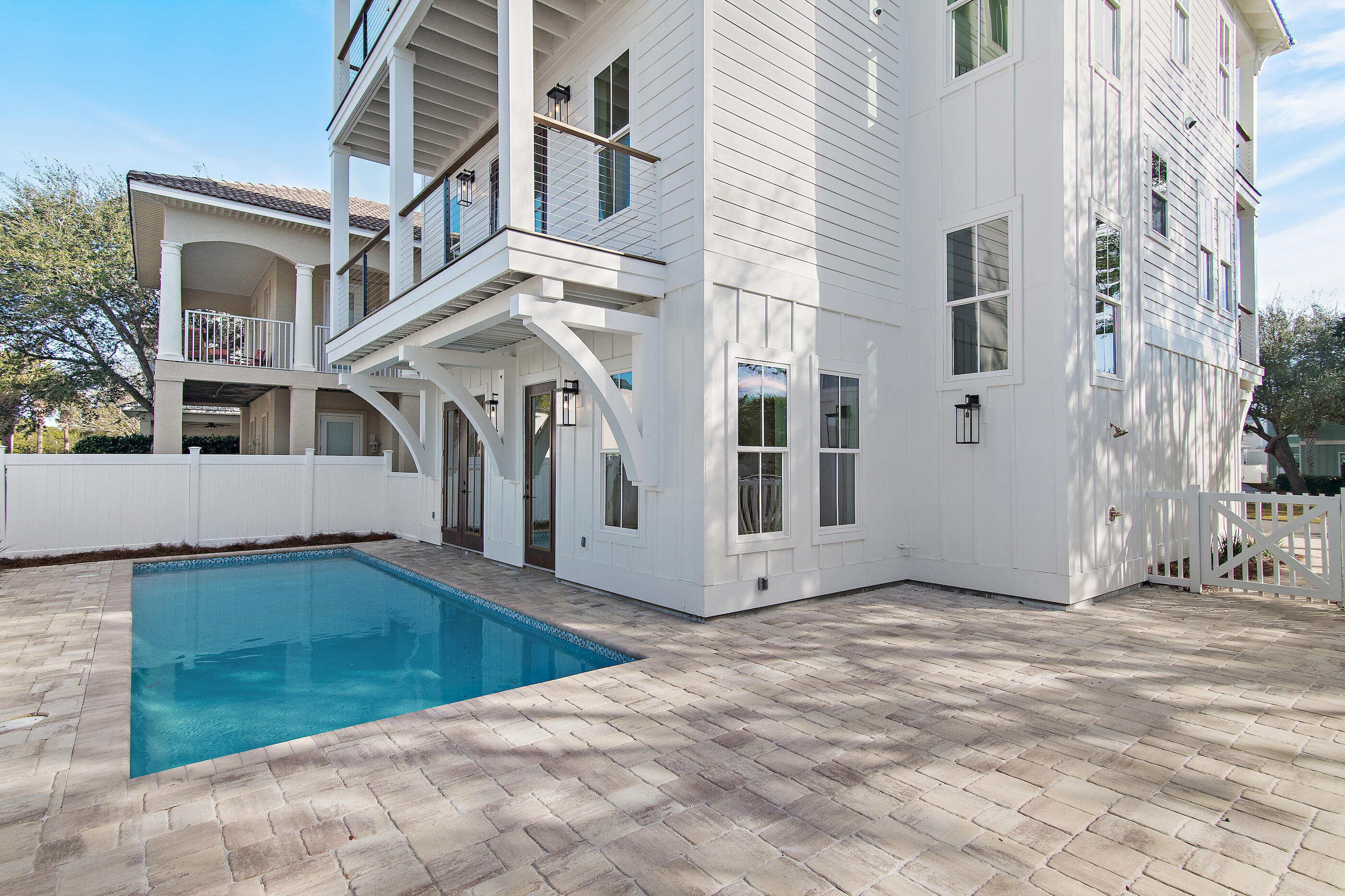 EMERALD WATERS VILLAGE - Residential