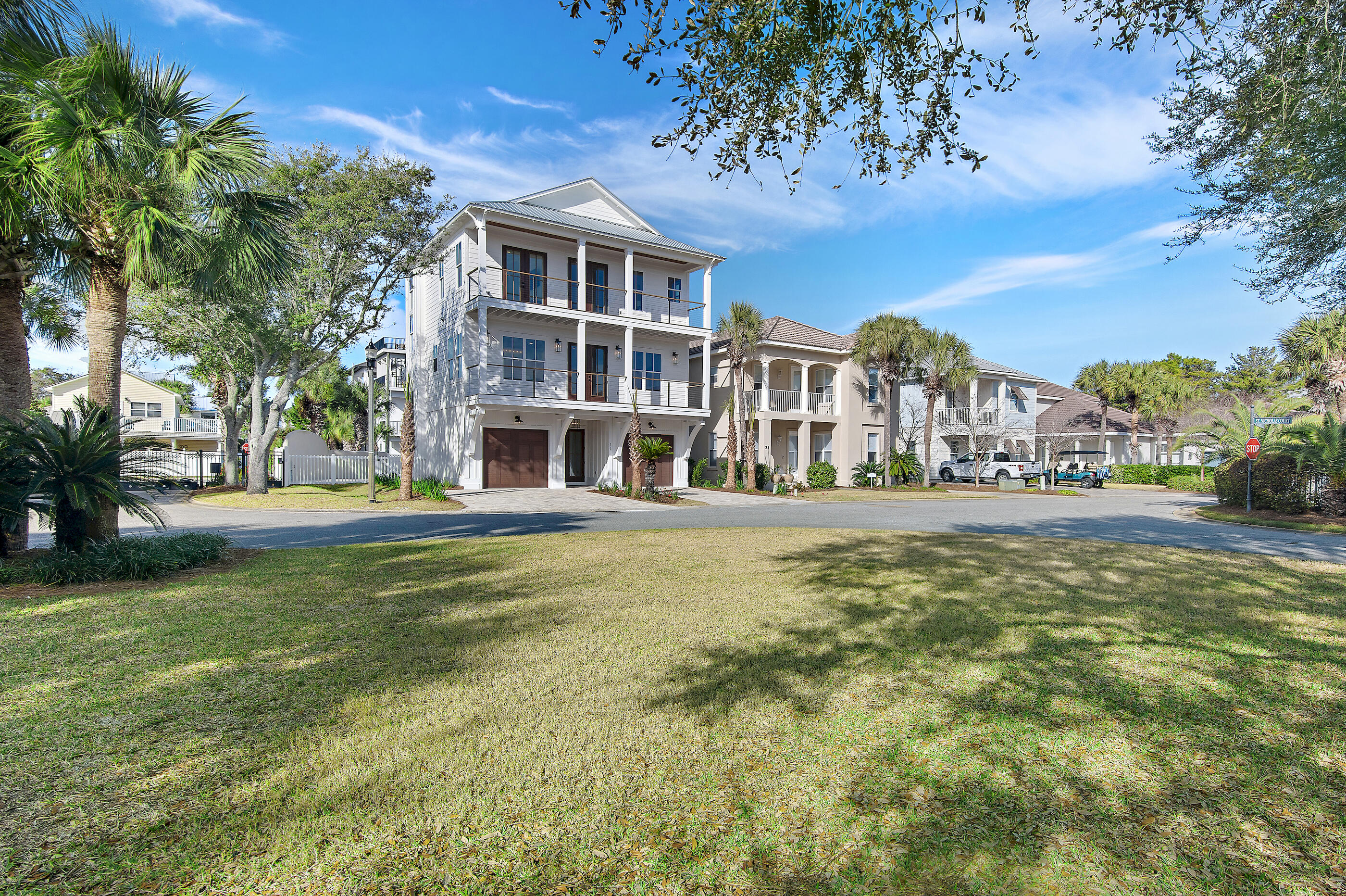 EMERALD WATERS VILLAGE - Residential