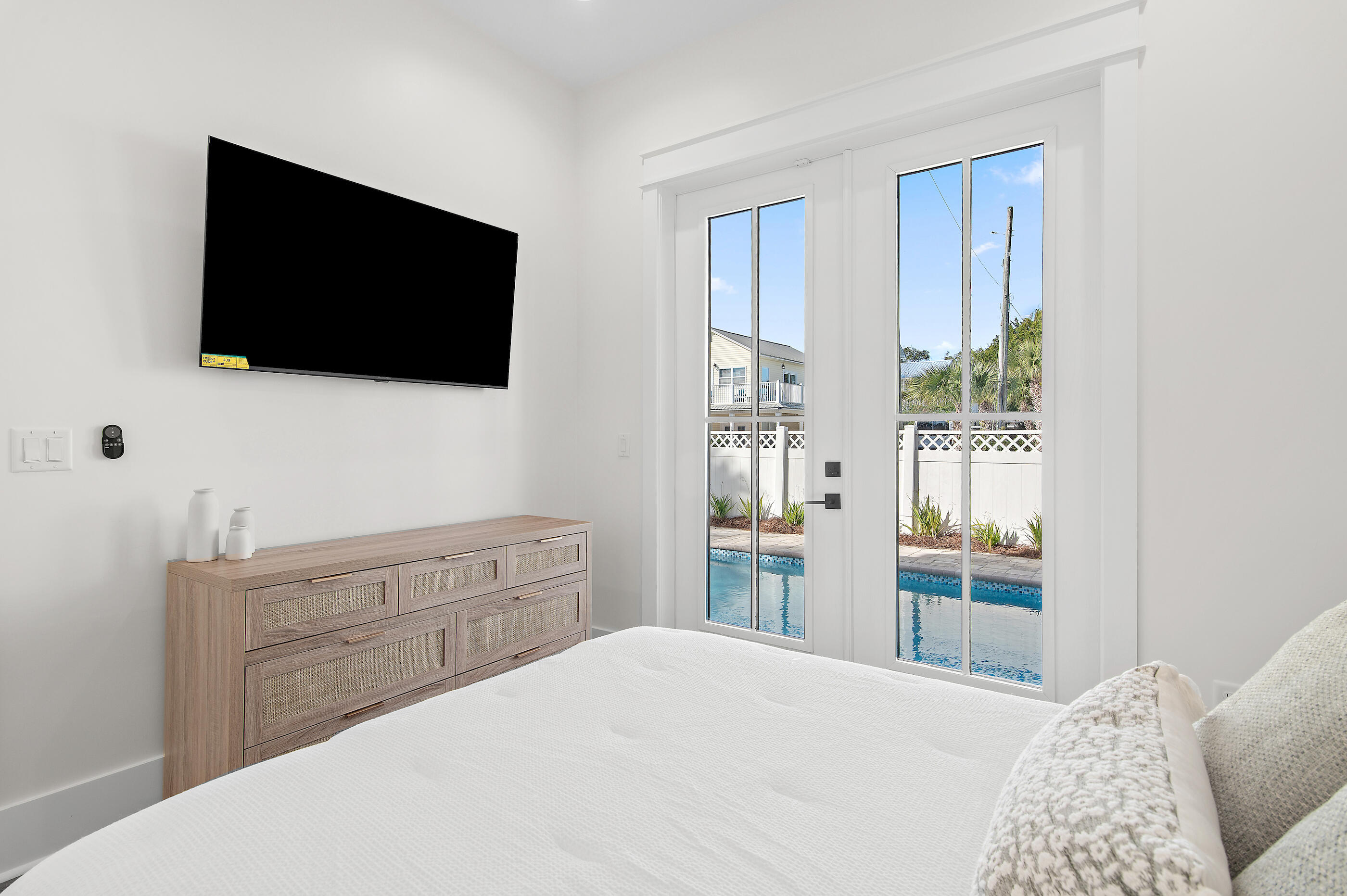 EMERALD WATERS VILLAGE - Residential